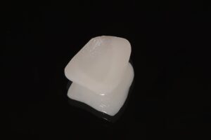 削らないラミネートベニア ブラックフィルムとは