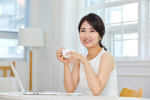 ラミネートベニアと韓国発のブラックフィルムの違い