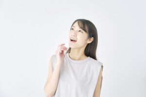 ラミネートベニアのデメリットが気になる人はブラックフィルムもおすすめ