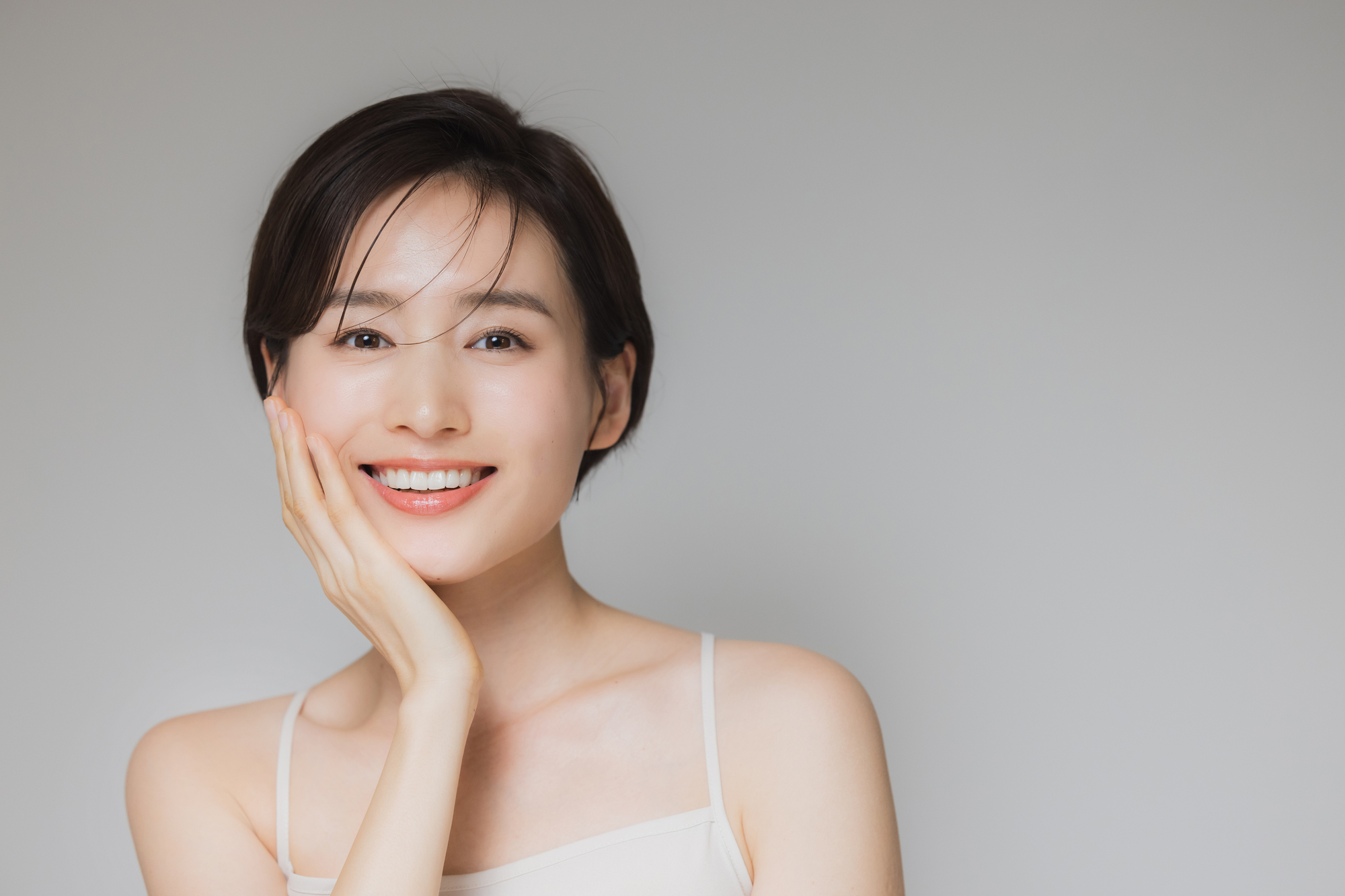 「理想的な歯並びの基準とは？」芸能人のような歯並びに近づく方法を解説