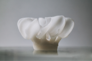 韓国スマイルを手に入れたいならブラックフィルムがおすすめ