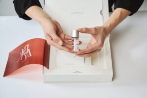 【日本初上陸！！】　ブラックフィルムとは？